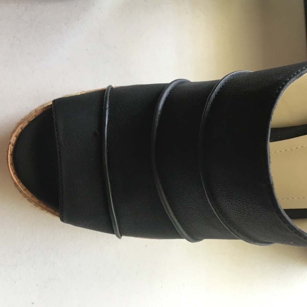 NWT BCBGENERATION CECELY PLATFORM SANDALS - Picture 7 of 7